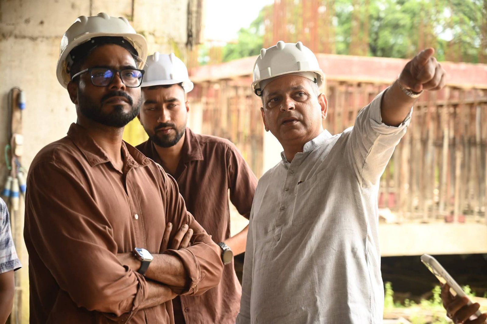 মাঠে নেমে স্বাস্থ্য থেকে পরিকাঠামো পরিদর্শন শিলচরে মন্ত্রী কৌশিক রায়ের;