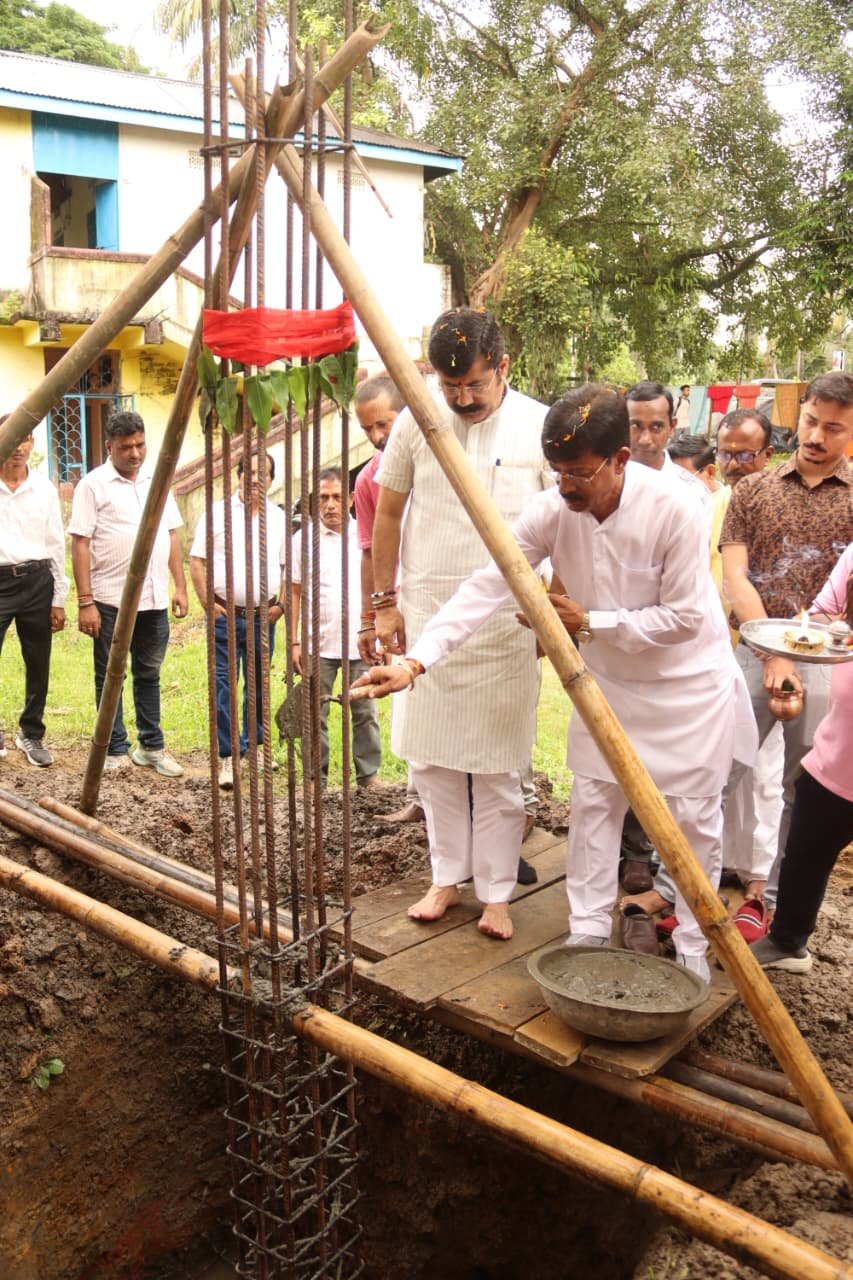 শ্রদ্ধেয় রাজমোহন নাথ কলাক্ষেত্র নির্মাণের শুভ ভিত্তিপ্রস্তর স্থাপন নাথ পাড়ায়  ### সাংস