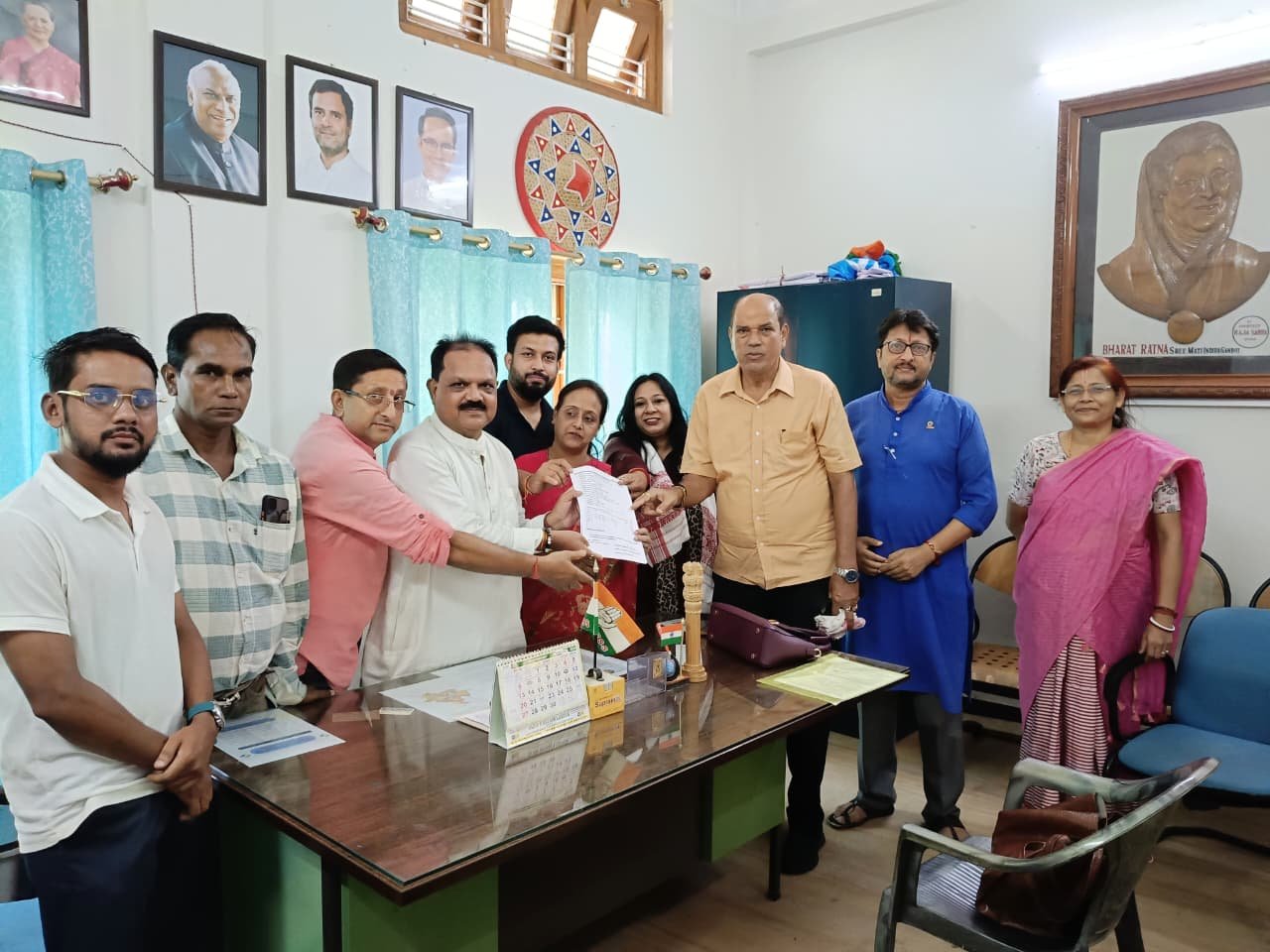 আসন্ন শিলচর পৌর নিগম নির্বাচনে , ৮ নম্বর ওয়ার্ড থেকে , প্রার্থিতার আবেদন বন্দিতা ত্রিবেদী রায় (মুন)-এর