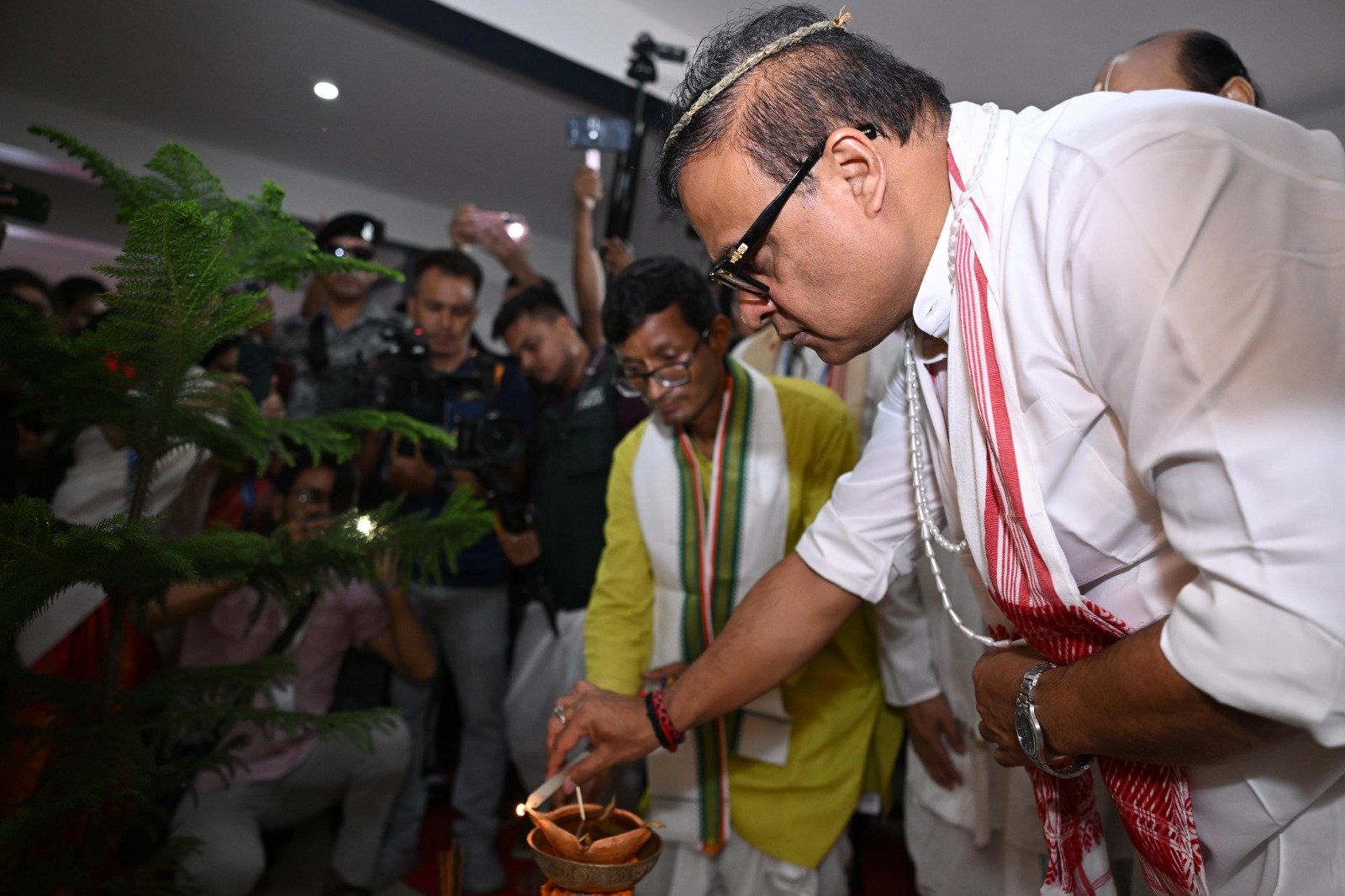 মুখ্যমন্ত্রী আউনিয়াটি বিশ্ববিদ্যালয়ের একাডেমিক ভবনের উদ্বোধন করলেন