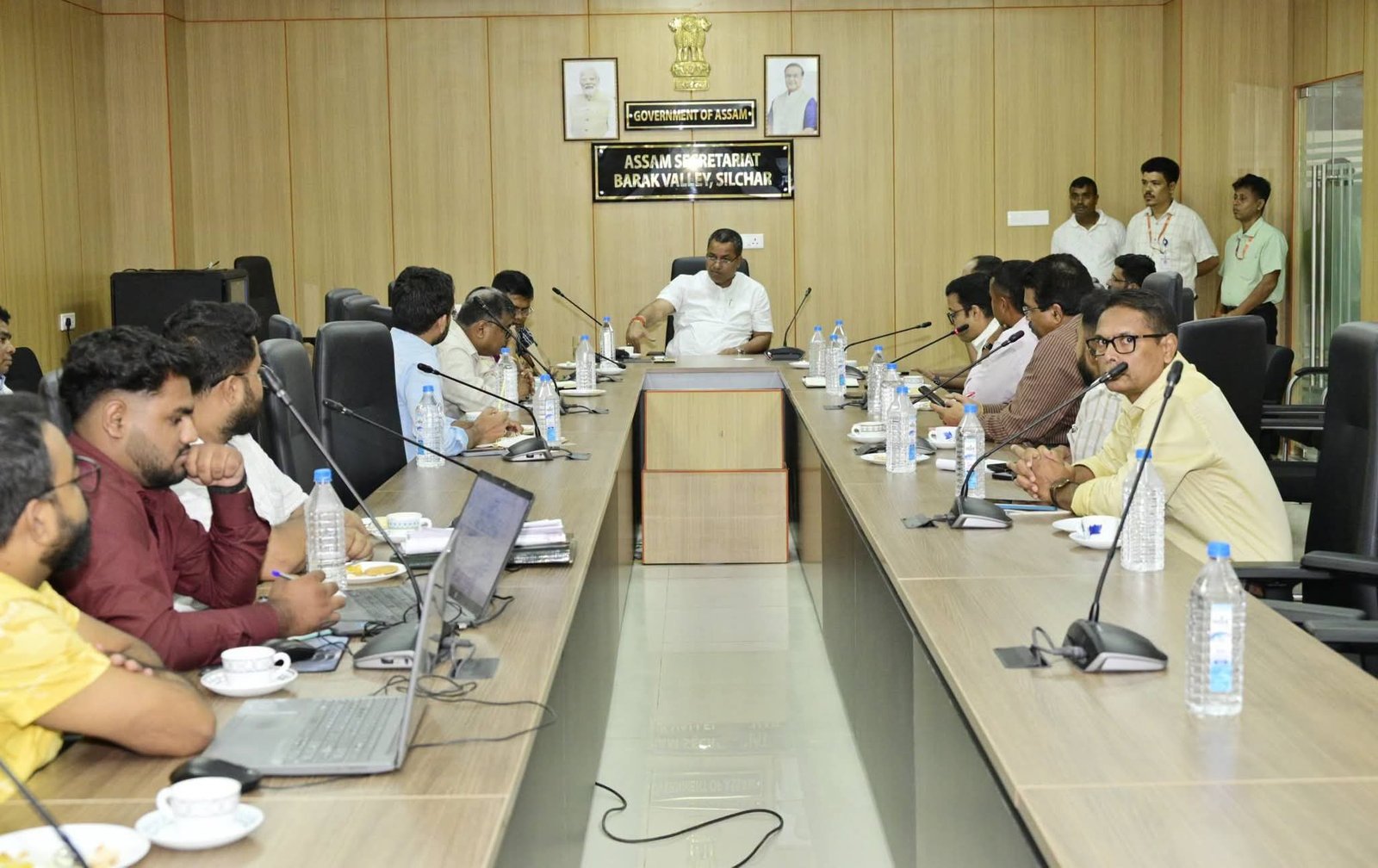 বরাক উপত্যকায় অসমের মাননীয় মুখ্যমন্ত্রীর সম্ভাব্য ভ্রমণকে সামনে রেখে মন্ত্রী কৃষ্ণেন্দু পালের সভাপতিত্বে প্রস্তুতিমূলক বৈঠক অনুষ্ঠিত